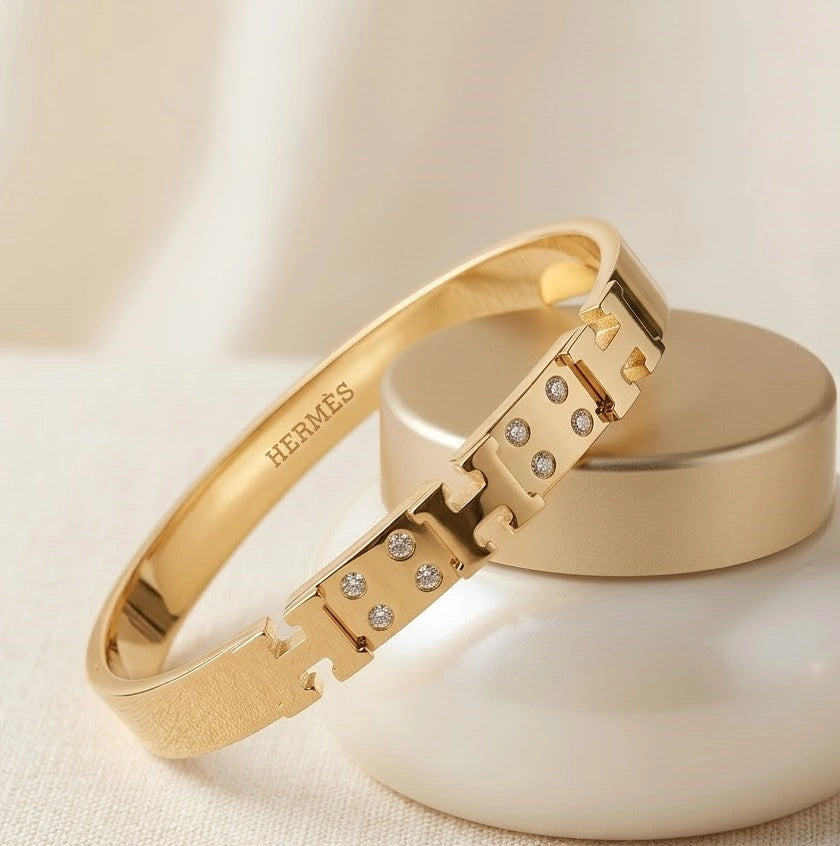 Minimalist H-Link Gold Plated Bracelet - Elegant Anti-Tarnish Accessory