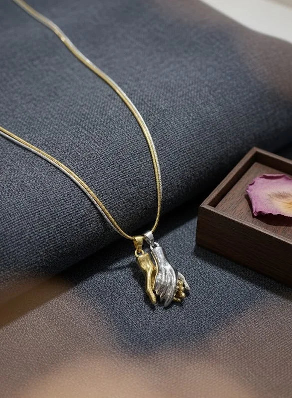 Magnetic Holding Hands Couple Necklace - Anti-Tarnish Gold & Silver Plated | Moncheri