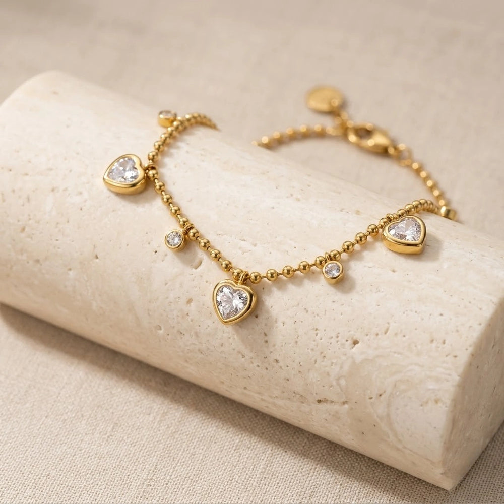 Heart Charm Beaded Bracelet - Anti-Tarnish Gold Plated