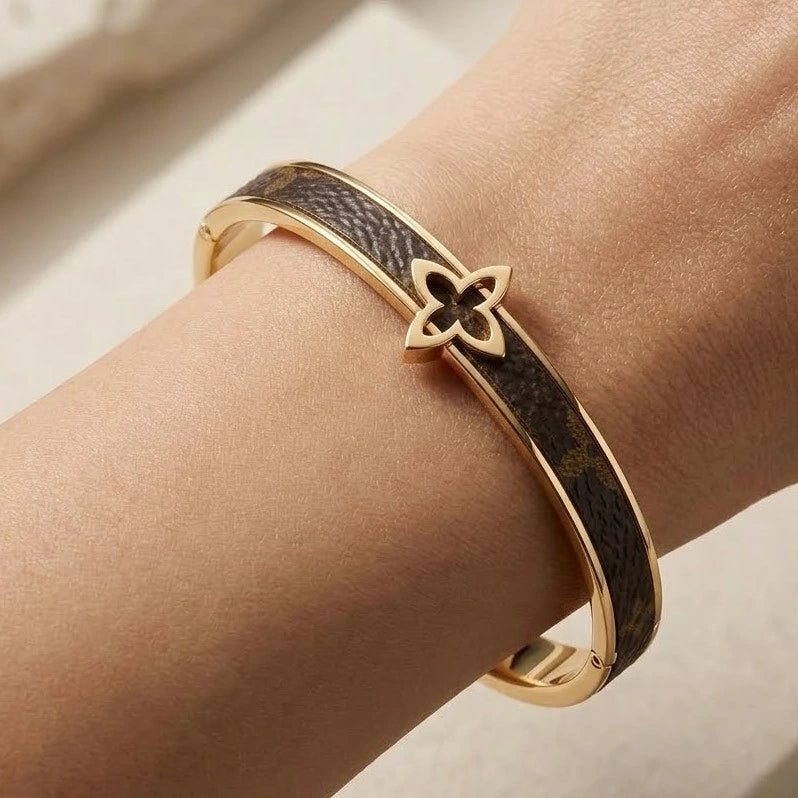 Clover Motif Brown Textured Bangle - Anti-Tarnish Gold Plated Bracelet