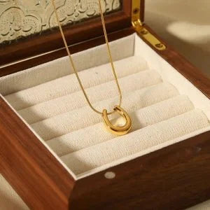 Minimalist U shape horseshoe pendant necklace in anti tarnish gold plating