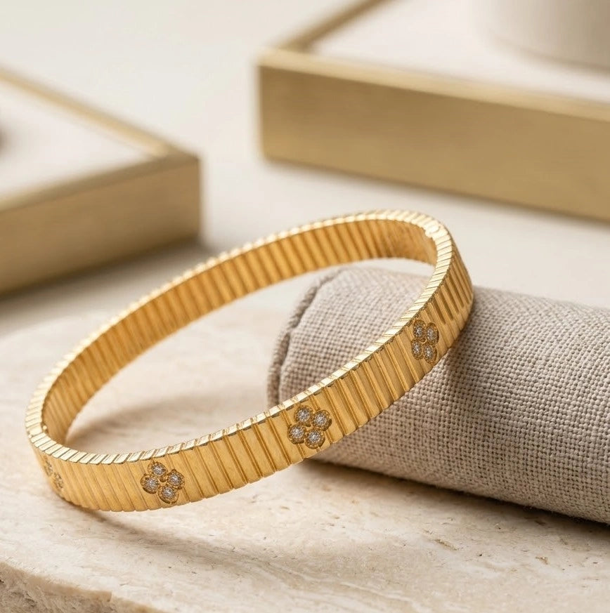 Textured Clover Motif Anti-Tarnish Bracelet - Premium Fashion Jewelry
