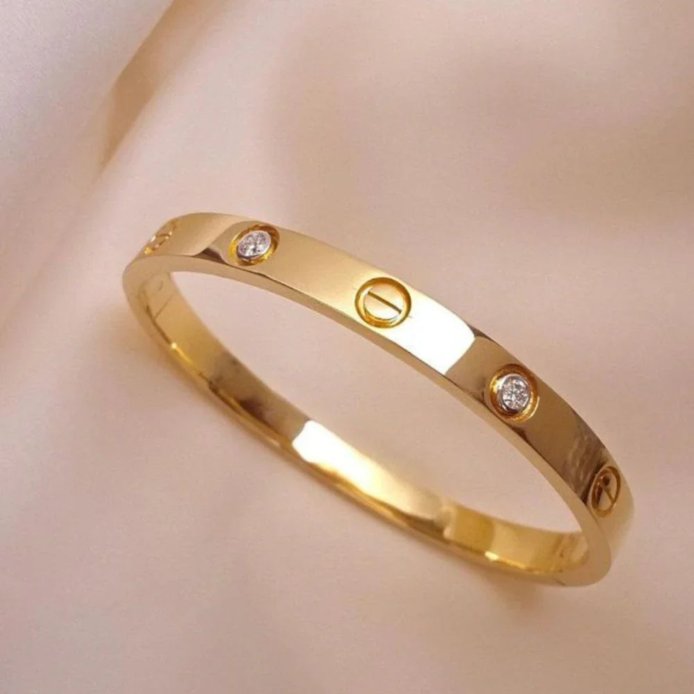 Old Money 4-Piece Bracelet Stack | Anti-Tarnish Gold Plated Bangle & Chain Set