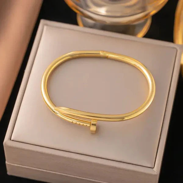 Old Money 4-Piece Bracelet Stack | Anti-Tarnish Gold Plated Bangle & Chain Set