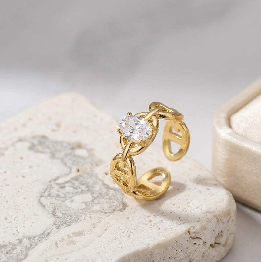 Intertwined Knot Oval Solitaire Ring - Anti-Tarnish
