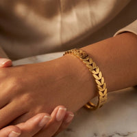 Leaf Pattern Anti-Tarnish Gold Plated Bracelet for Women