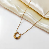 Minimalist U-Shape Horseshoe Pendant Necklace - Anti-Tarnish Gold Plated