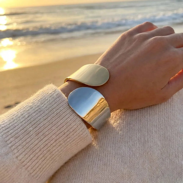 Premium Stainless Steel Adjustable Hand Cuff Design