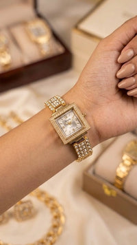 Old Money Square Dial Gold Watch – Waterproof & Anti-Tarnish