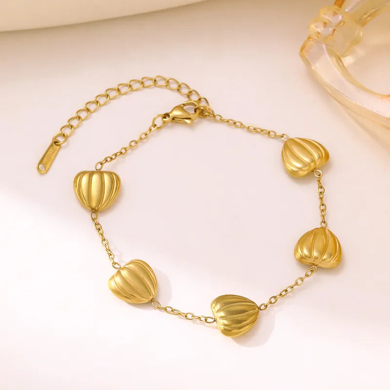 Ribbed Heart Charm Bracelet | Anti-Tarnish Gold Plated