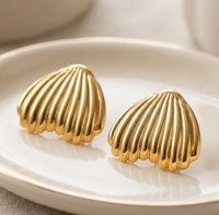 Ribbed Heart-Shaped Vintage Studs | Anti-Tarnish Fashion Jewelry