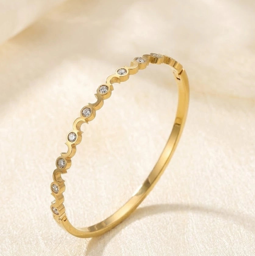 Scalloped Wave Crystal Bracelet - Anti-Tarnish Gold Plated