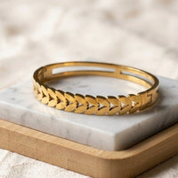 Leaf Pattern Anti-Tarnish Gold Plated Bracelet for Women