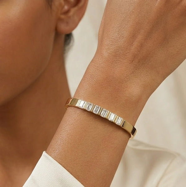 Stackable gold-plated anti-tarnish bangle for women