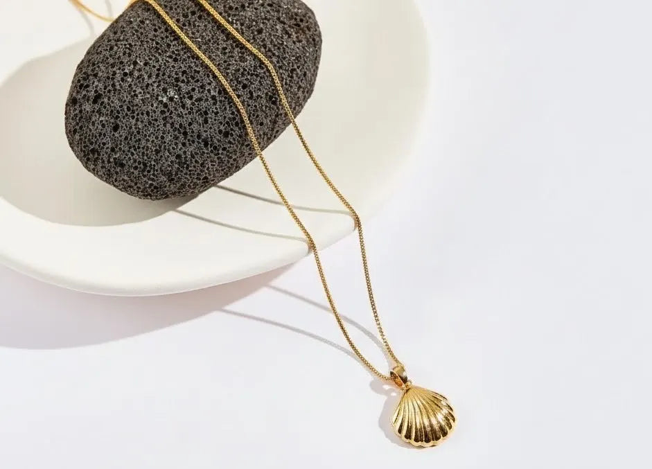 Scallop Shell Pendant Necklace Gold Plated – Anti-Tarnish Korean Style Chain