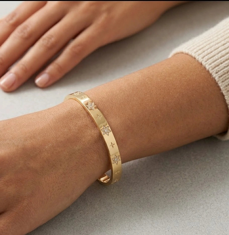 Star Motif Anti-Tarnish Gold-Plated Bangle Bracelet