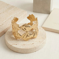 Elegant Bow Design Anti-Tarnish Gold Plated Bracelet for Women