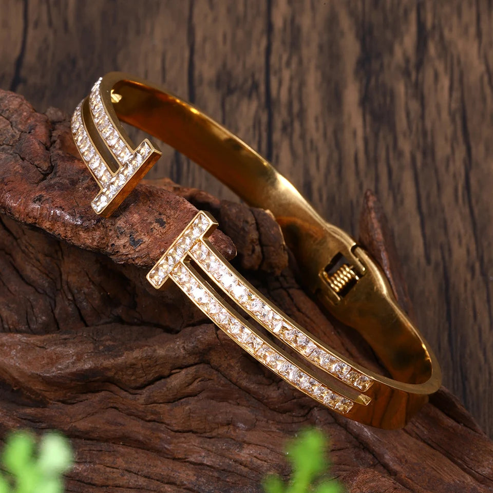 T-Letter Luxury Anti-Tarnish Gold Plated Bracelet for Women