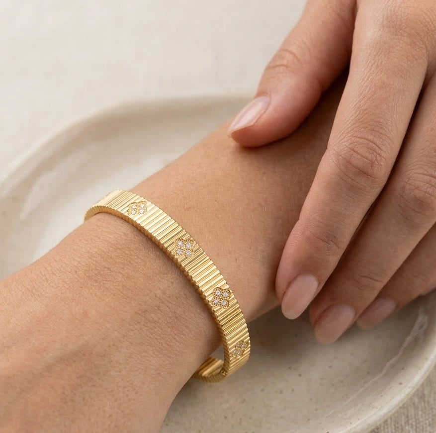 Textured Clover Motif Anti-Tarnish Bracelet - Premium Fashion Jewelry
