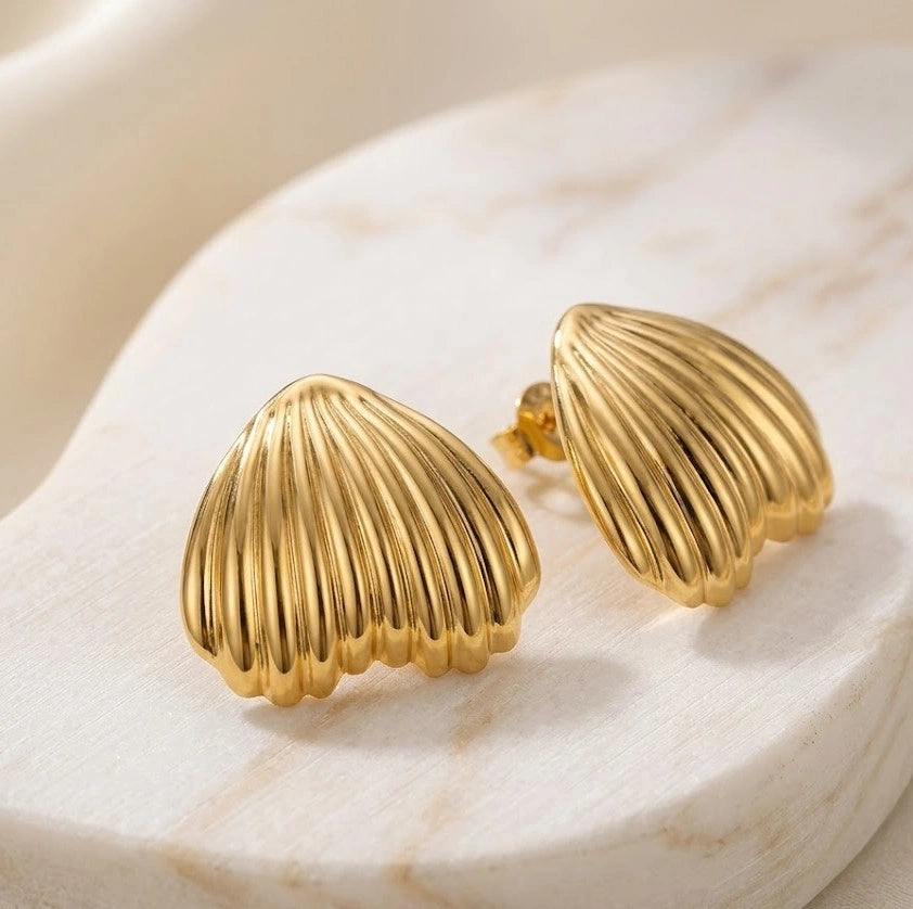 Ribbed Heart-Shaped Vintage Studs | Anti-Tarnish Fashion Jewelry