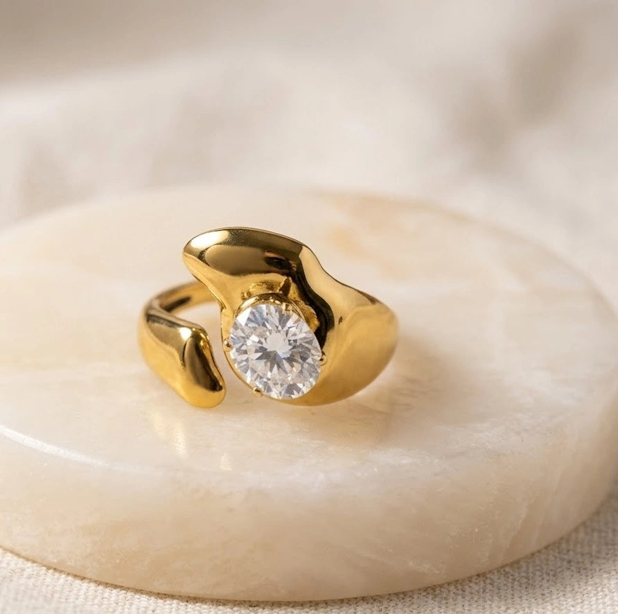 Organic Shape Solitaire Statement Ring - Anti Tarnish