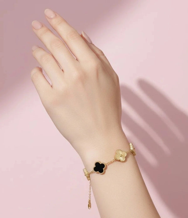Trendy Korean aesthetic gold-plated bracelet with black flower charms