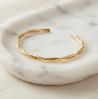Twisted Minimalist Cuff Bracelet - Anti-Tarnish Gold-Plated