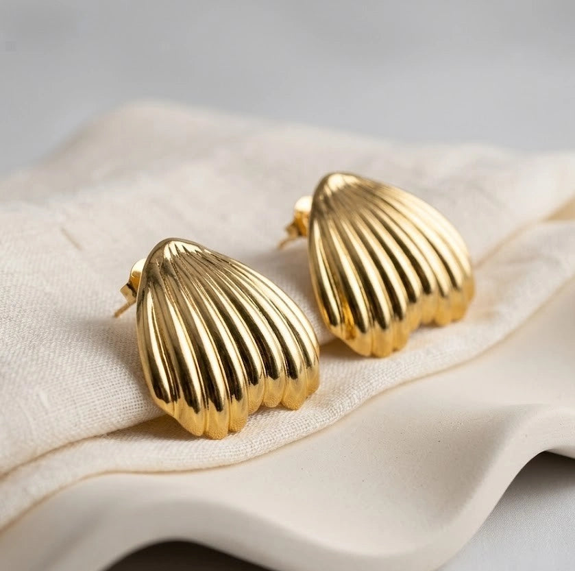 Ribbed Heart-Shaped Vintage Studs | Anti-Tarnish Fashion Jewelry