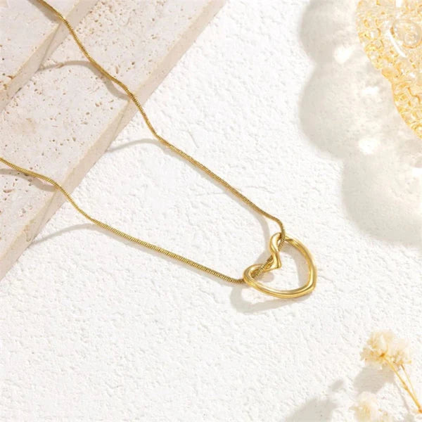 Golden Eternal Heart Anti-Tarnish Necklace – Korean Inspired Waterproof Jewelry