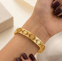 Floral Cutout Anti-Tarnish Gold Plated Bracelet ( baby size )