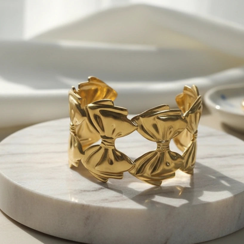 Elegant Bow Design Anti-Tarnish Gold Plated Bracelet for Women