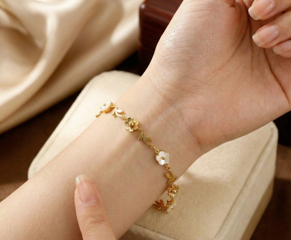 Anti-Tarnish Floral Daisy Gold Plated Bracelet - Korean Style