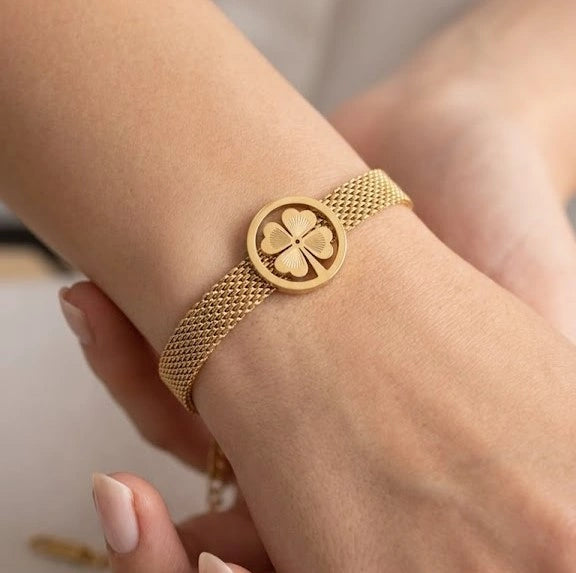 Four Leaf Clover Anti-Tarnish Gold-Plated Mesh Bracelet