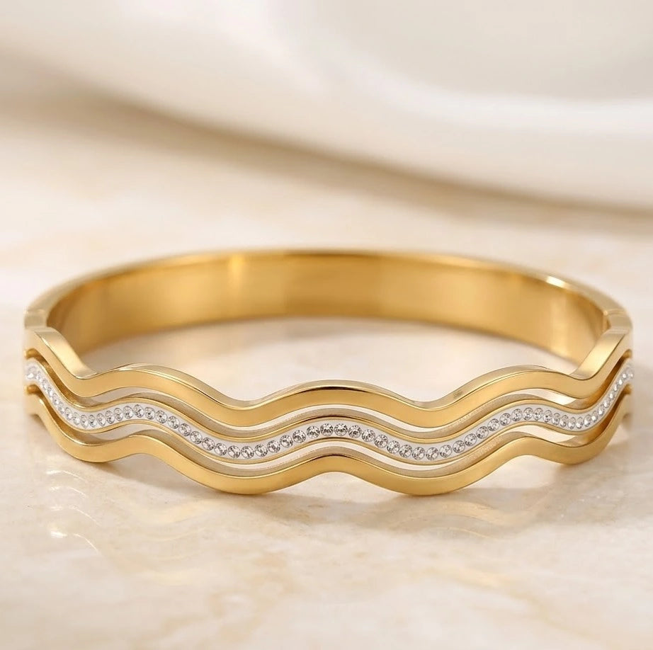Wave Design Crystal Anti-Tarnish Fashion Bracelet