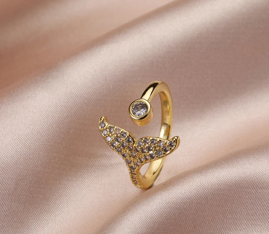 Sparkling Whale Tail Adjustable Fashion Ring - High Quality Gold Tone