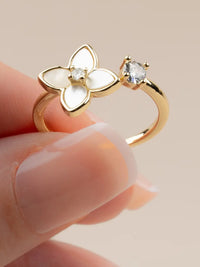 White Clover Floral Fashion Ring - High Quality