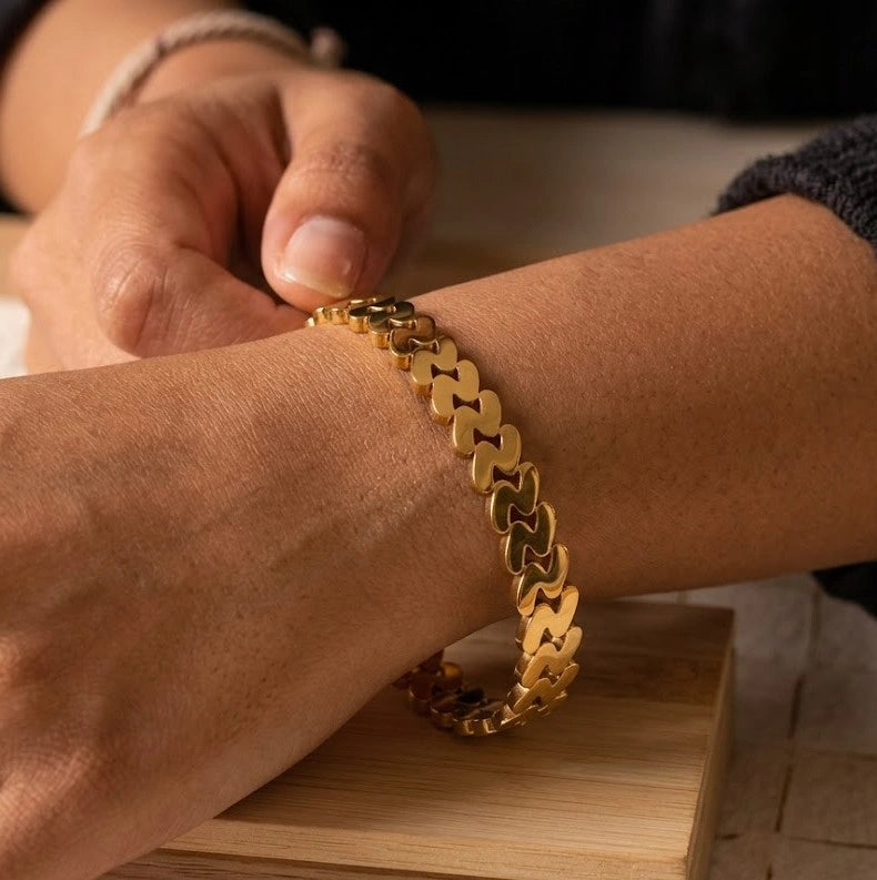 Chunky Interlocking Link Bracelet - Anti Tarnish Fashion Jewelry